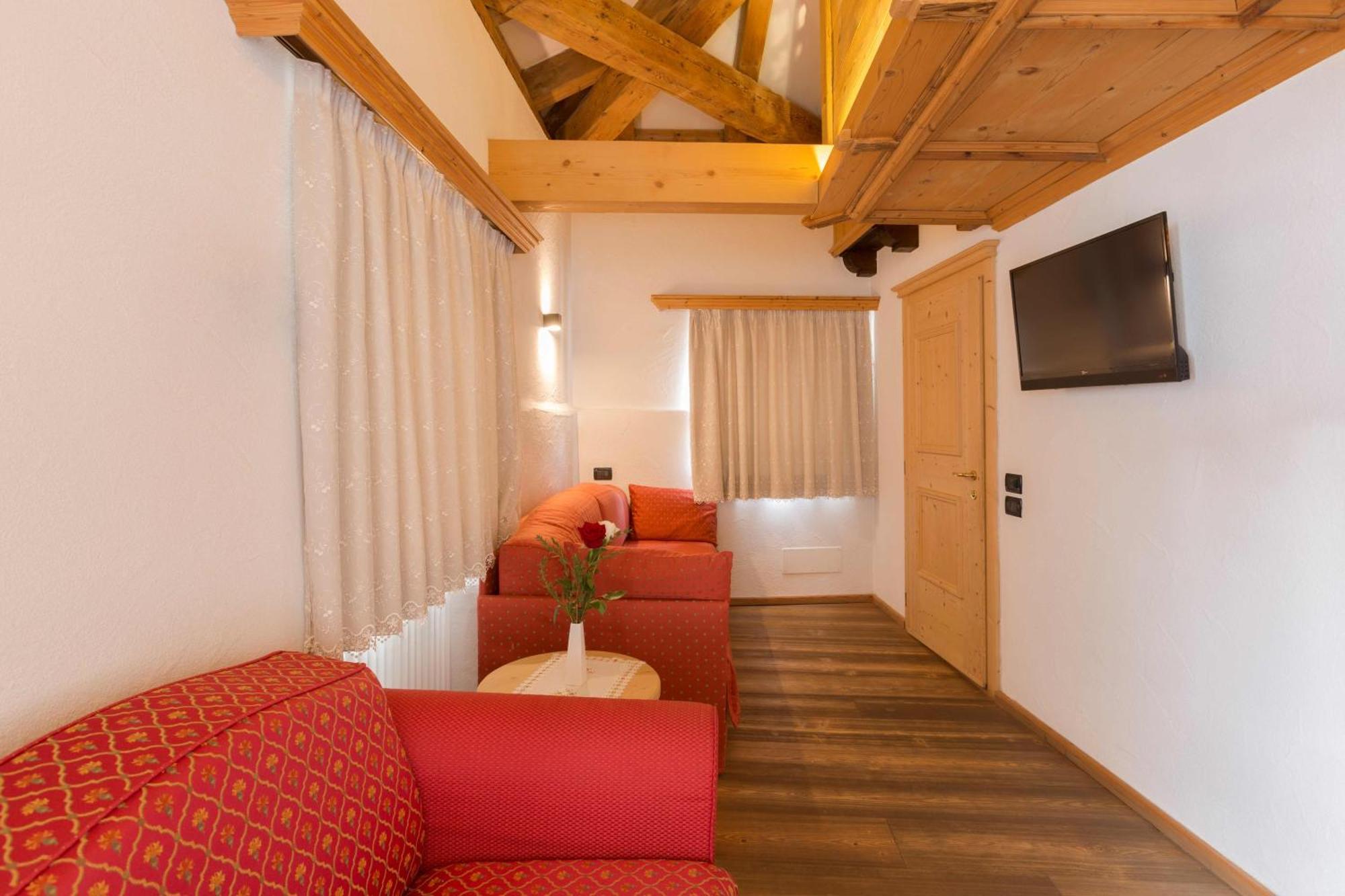 Hotel La Stua Cavalese Eksteriør bilde