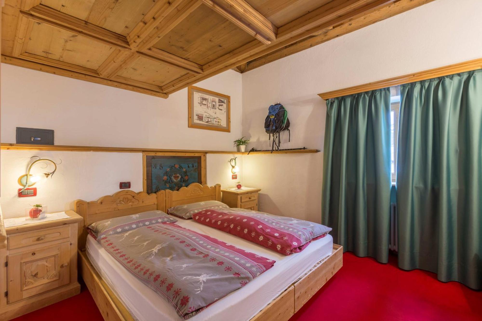 Hotel La Stua Cavalese Eksteriør bilde
